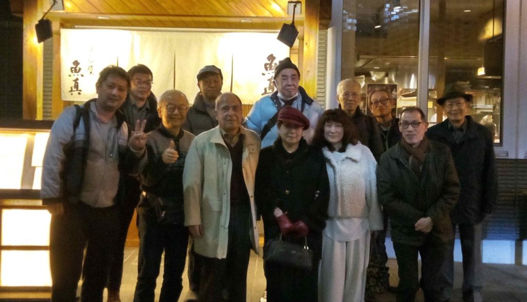 世田谷区下北沢　魚真前での集合写真